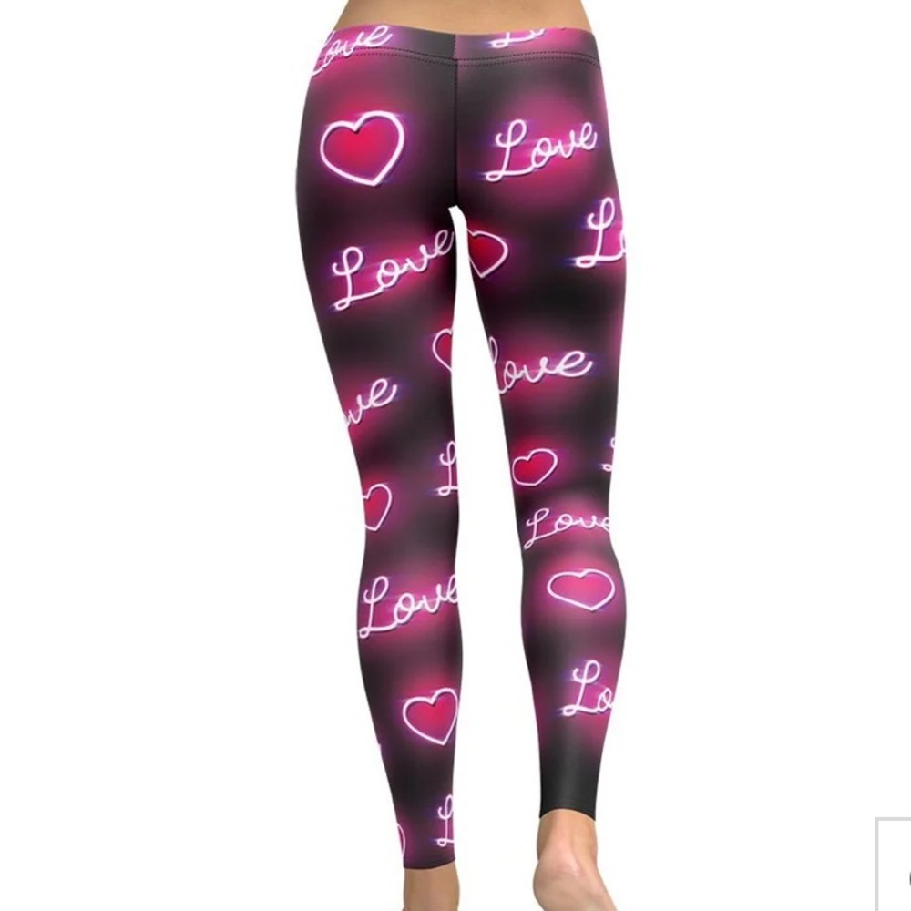 Fiercepulse Neon Love Heart Capri Leggings Size Medium EUC Valentines